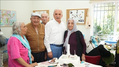Ümraniye'de 65 yaş üstü bireyler "Aktif Yaş Al" projesiyle sosyalleşiyor