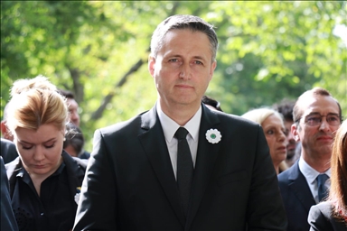 À Paris, le Président bosnien inaugure le monument aux victimes du génocide de Srebrenica