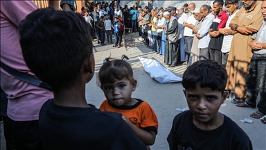 Al menos 5 muertos en varios ataques israelíes a desplazados y civiles en la Franja de Gaza
