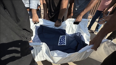 İsrail Gazze'de düzenlediği saldırıda bir gazeteciyi daha öldürdü 