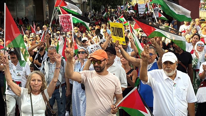 İsrail'in Gazze'ye yönelik saldırıları Stockholm'de protesto edildi