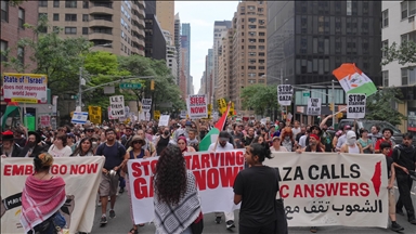 Pro-palestinezët marshojnë në New York City, kërkojnë t’i jepet fund rrethimit izraelit të Gazës