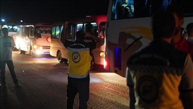 الدفاع المدني يجلي 366 شخصا من السويداء إلى ريف درعا