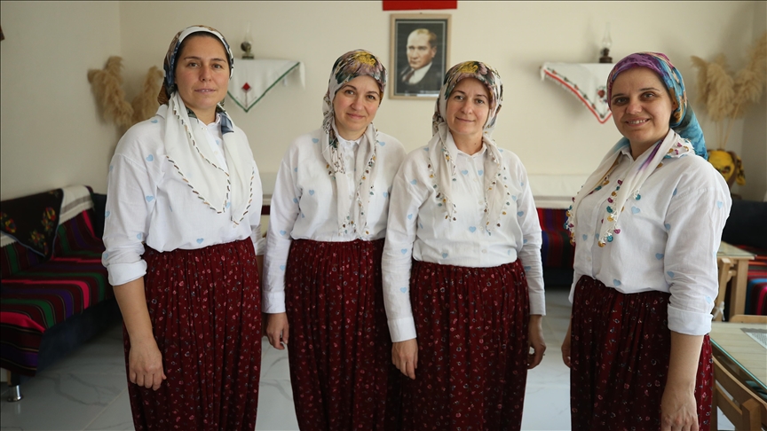 Balıkesir'de kadınların kurduğu kooperatif kırsal mahallenin turizmine katkı sağlıyor