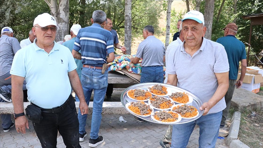 Memleket özlemlerini "Gurbetçiler Pilav Festivali" ile dindiriyorlar