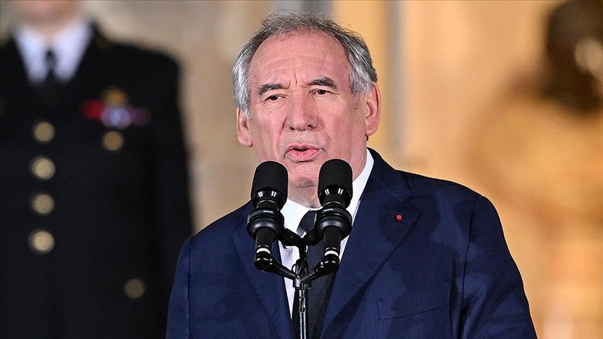 Fransa Başbakanı Bayrou, AB-ABD ticaret anlaşmasının yapıldığı günü "kara gün" olarak niteledi