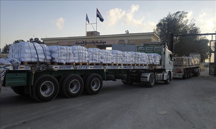 Kamionët me ndihma rifillojnë dërgimin e ndihmave nga Egjipti në Gaza përmes pikës kufitare Rafah
