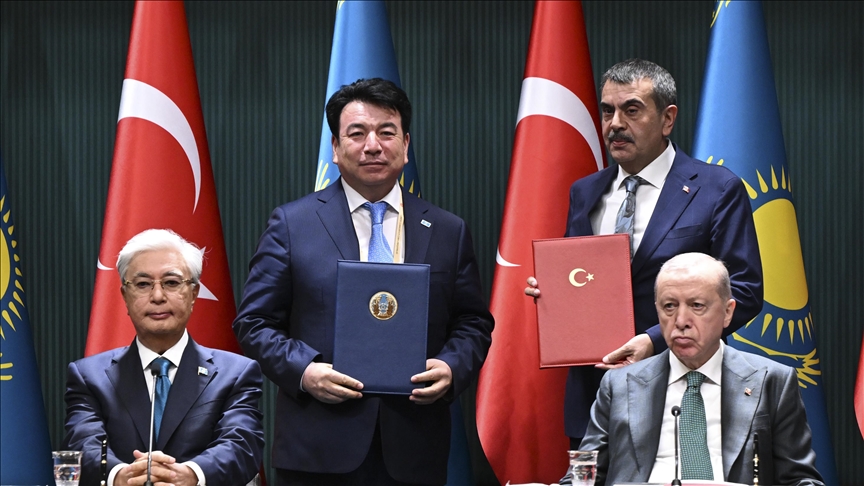 Türkiye, Kazakhstan sign 20 deals