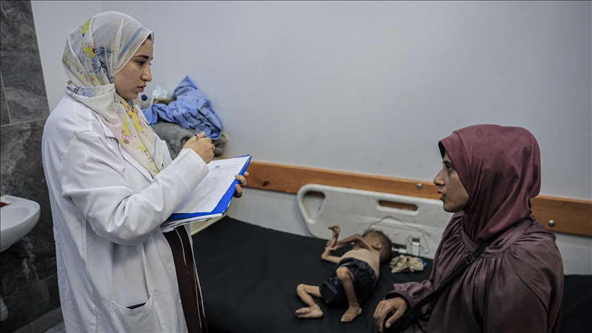 À Gaza, la médecin d’un bébé palestinien symbole de la « faim » dément les accusations israéliennes