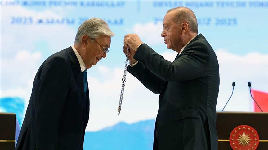 Kazakistan Cumhurbaşkanı Tokayev'e Türkiye Cumhuriyeti Devlet Nişanı tevcih edildi