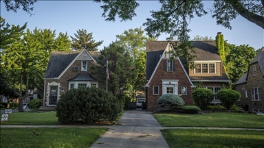 US house prices rise 2.8% annually in May