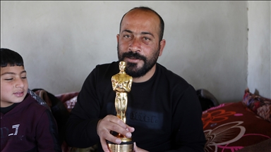 İsrail ordusu, Oscar kazanan belgeselin Filistinli yönetmenini gözaltına aldı 