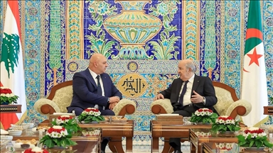 الرئيس اللبناني يبدأ زيارة رسمية إلى الجزائر تستمر يومين