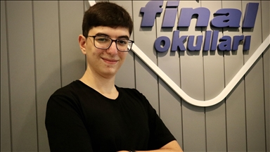 Yabancı Dil Testi'nde 5'inci olan Atakan'ın hedefi doktor olmak