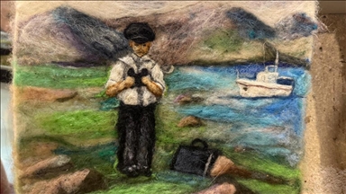 Cengiz Aytmatov'un romanlarındaki sahneler keçeyle sanat eserine dönüşüyor