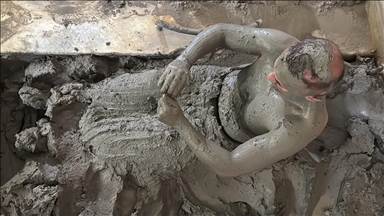 Afyonkarahisar'daki Hüdai Kaplıcaları gurbetçilerin dinlenme yeri oluyor