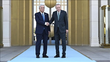 أردوغان يستقبل نظيره الكازاخي بمراسم رسمية في المجمع الرئاسي
