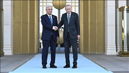 Cumhurbaşkanı Erdoğan, Kazakistan Cumhurbaşkanı Tokayev'i resmi törenle karşıladı