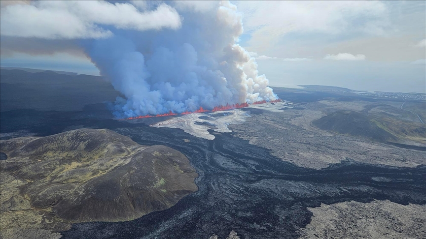Kluchevskoy volcano starts erupting after earthquake in Kamchatka region