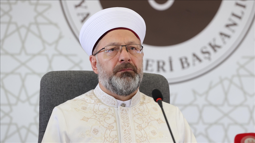 رئيس الشؤون الدينية التركي يلتقي 11 أمريكيا اعتنقوا الإسلام