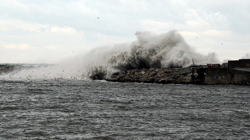 Цунами-бранови погодија делови од Јапонија по разорниот земјотрес во Русија – десетици илјади жители евакуирани