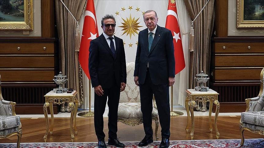 Serokomar Erdogan, avakarê fîrmaya Chobanî û CEOyê wê Ulukaya qebûl kir
