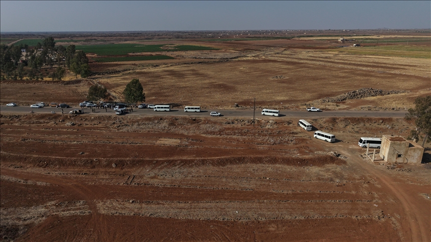 Syrian authorities evacuate Druze from Suwayda under security escort