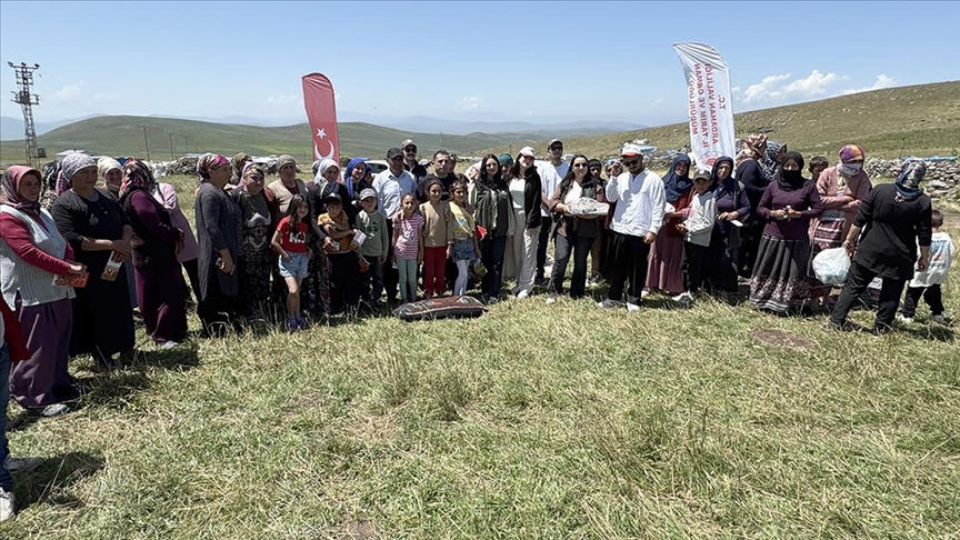 Sağlıklı hayvancılık için Ardahan yaylalarındaki kadınlara eğitim veriliyor