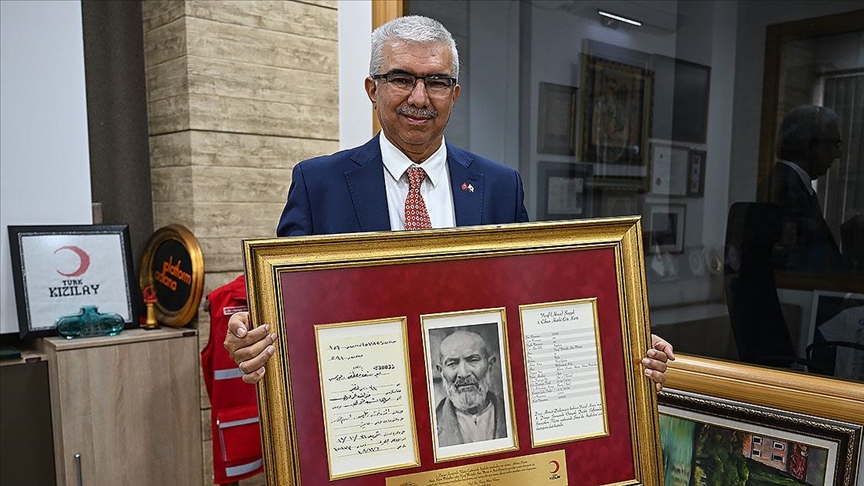Filistin cephesinde İngilizlere esir düşen dedesinin mektubuna 107 yıl sonra kavuştu