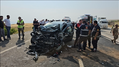 Li Wanê minîbus û wesayîtek li hev qelibîn, 11 kes birîndar bûn