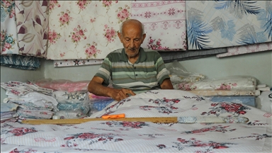 İğne ipliği 69 yıldır elinden düşmüyor