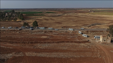 Syrian authorities evacuate Druze from Suwayda under security escort