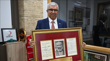 Filistin cephesinde İngilizlere esir düşen dedesinin mektubuna 107 yıl sonra kavuştu