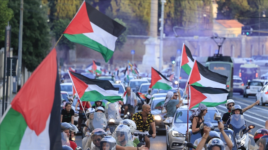 Protestuesit pro-palestinezë tubohen në Romë, kërkojnë që Izraeli të ndërpresë bllokadën ndaj Gazës