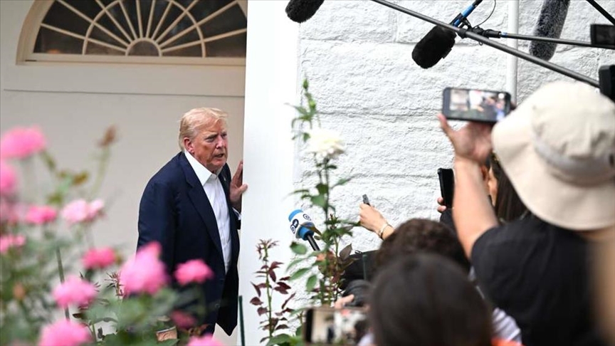 Trump rallies government legal team as appeals court prepares to hear tariff case