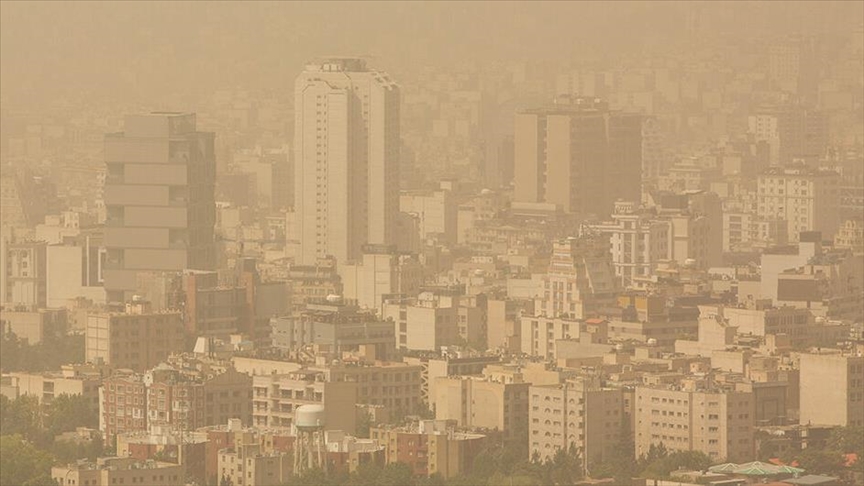 هوا و آب تهران در وضعیت قرمز
