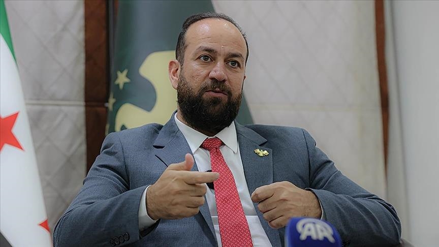 Wezîrê Enformasyonê yê Sûriyeyê Mistefa agirbesta li Suweydayê û êrîşên Îsraîlê nirxandin