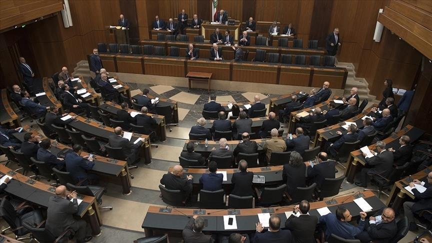 البرلمان اللبناني يصادق على قانوني إصلاح المصارف واستقلالية القضاء
