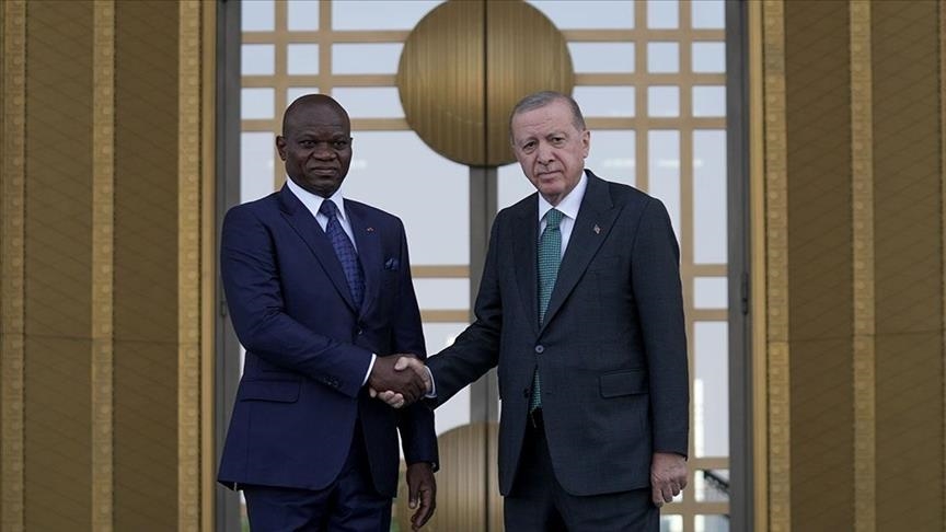 استقبال رسمی اردوغان از رئیسجمهور گابن در آنکارا