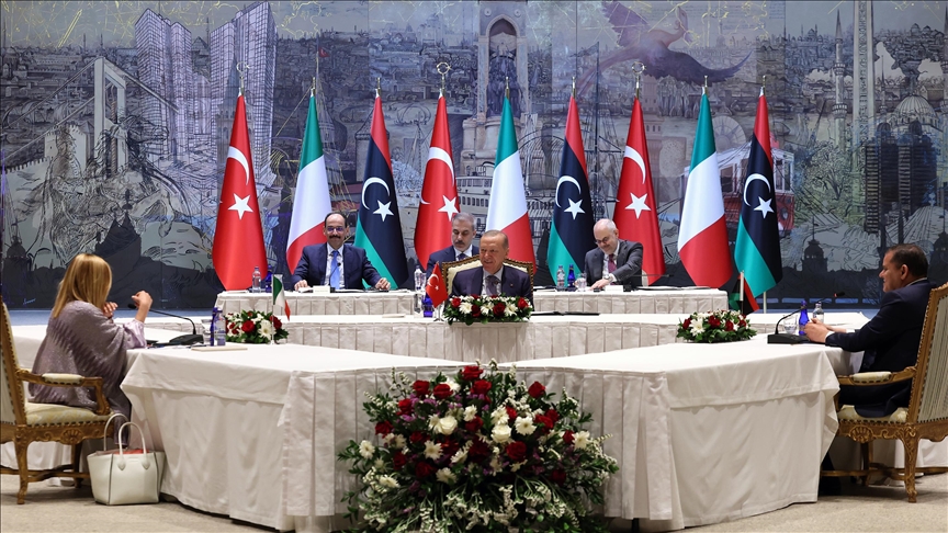 Le sommet de coopération entre la Türkiye, l'Italie et la Libye a débuté à Istanbul