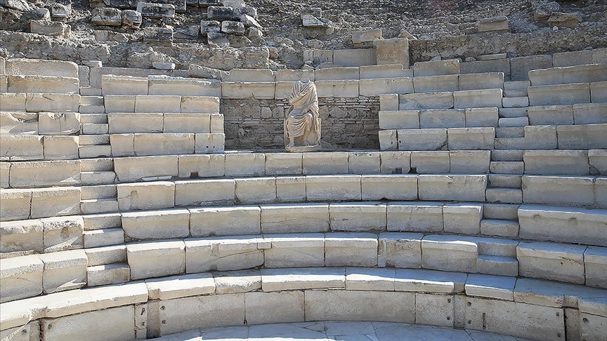 Antik kent Laodikya'nın 2050 yıllık meclis binası gün yüzüne çıkarıldı