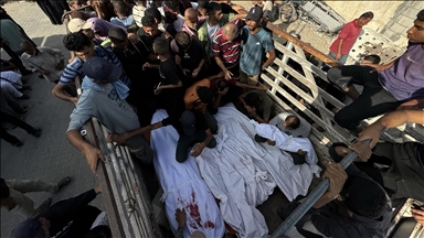 إسرائيل تقتل 12 فلسطينيا بغزة منذ فجر الجمعة 