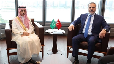 Shefat e diplomacisë turke dhe saudite diskutojnë për Sirinë dhe Gazën