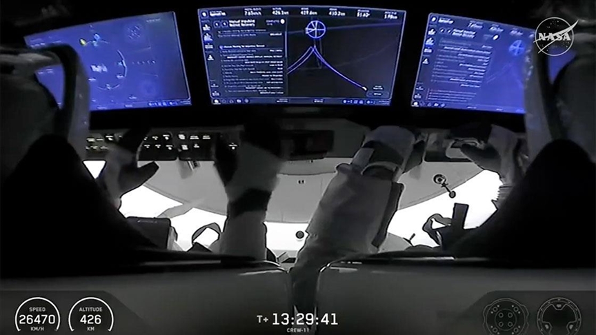 НАСА: Астронаутите на Кру-11 пристигнаа на Меѓународната вселенска станица