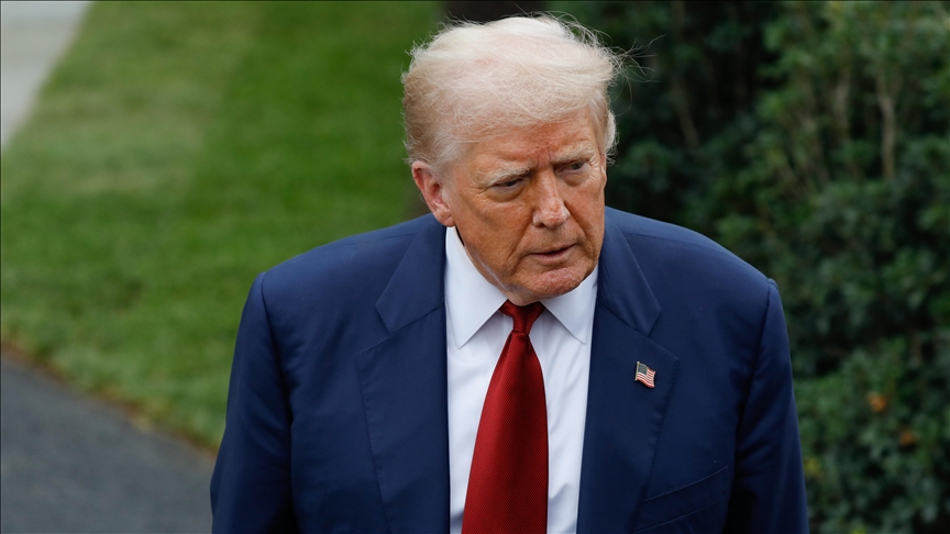 Trump affirme avoir déployé deux sous-marins nucléaires américains « plus près » de la Russie