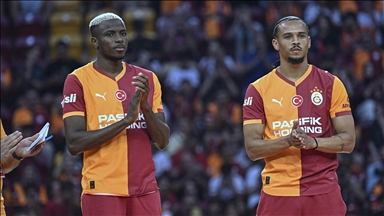 Galatasaray, Osimhen ve Sane için imza töreni düzenledi