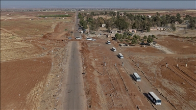 Syrie : 6 bus arrivent dans la campagne de Daraa pour évacuer des civils de Suwayda