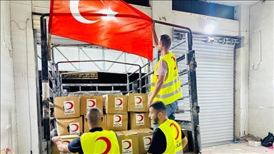 "الهلال الأحمر التركي" ترسل 1200 طرد غذائي إلى الضفة الغربية