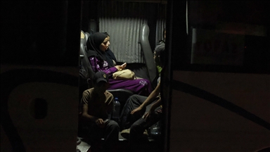 6 buses arrive in Syria’s Daraa countryside to evacuate civilians from Suwayda