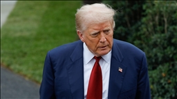 Trump affirme avoir déployé deux sous-marins nucléaires américains « plus près » de la Russie
